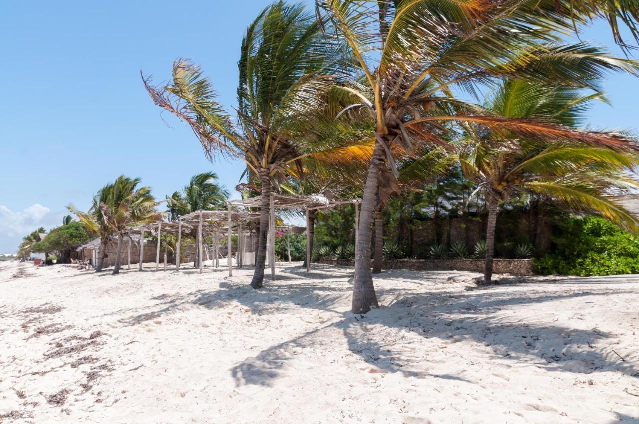 Twiga Beach Resort & Spa Watamu Exterior photo