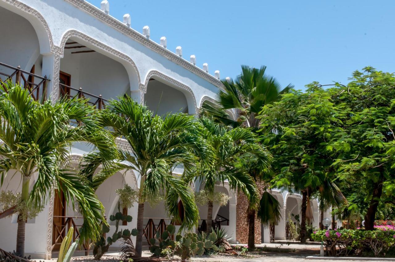 Twiga Beach Resort & Spa Watamu Exterior photo