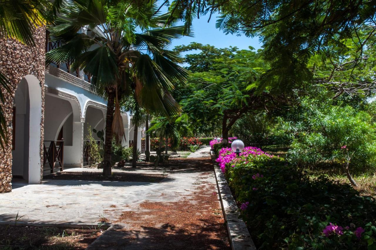 Twiga Beach Resort & Spa Watamu Exterior photo