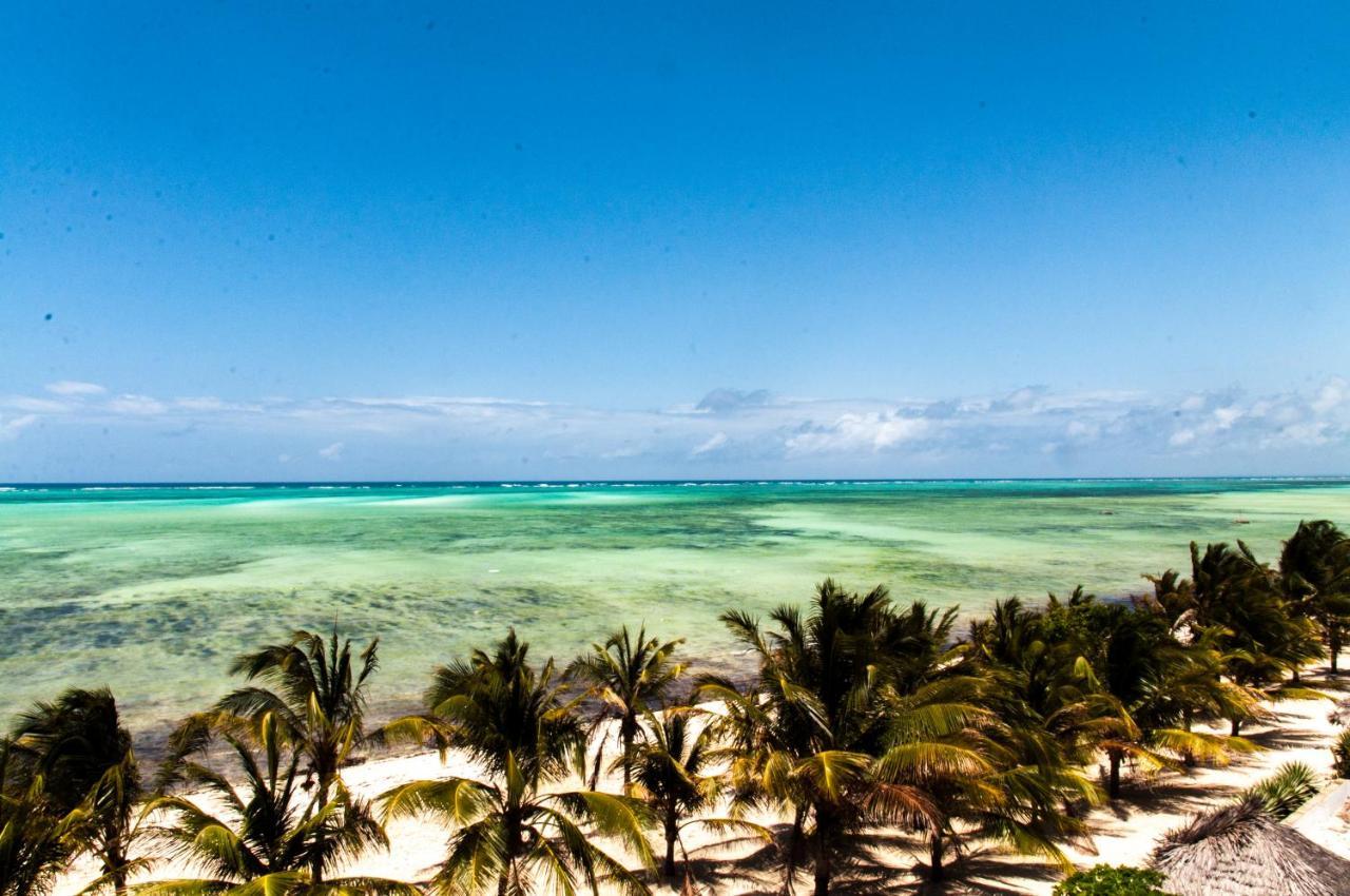 Twiga Beach Resort & Spa Watamu Exterior photo