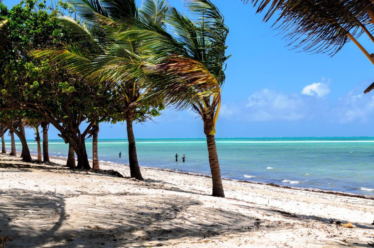 Twiga Beach Resort & Spa Watamu Exterior photo