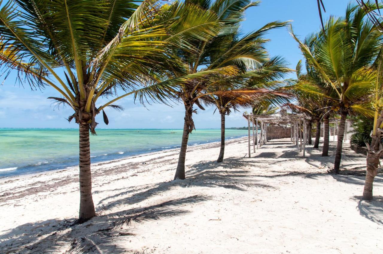 Twiga Beach Resort & Spa Watamu Exterior photo