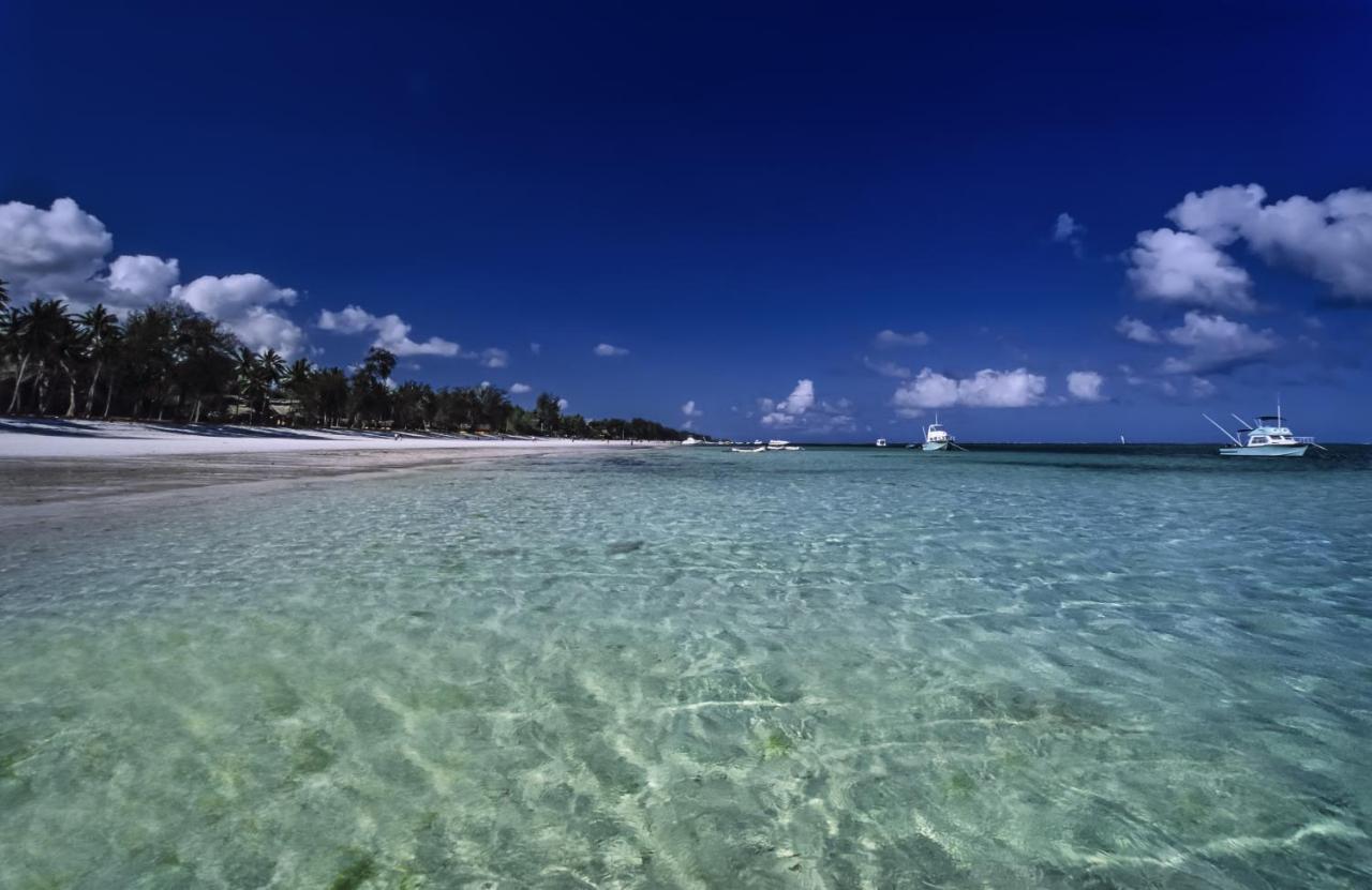 Twiga Beach Resort & Spa Watamu Exterior photo