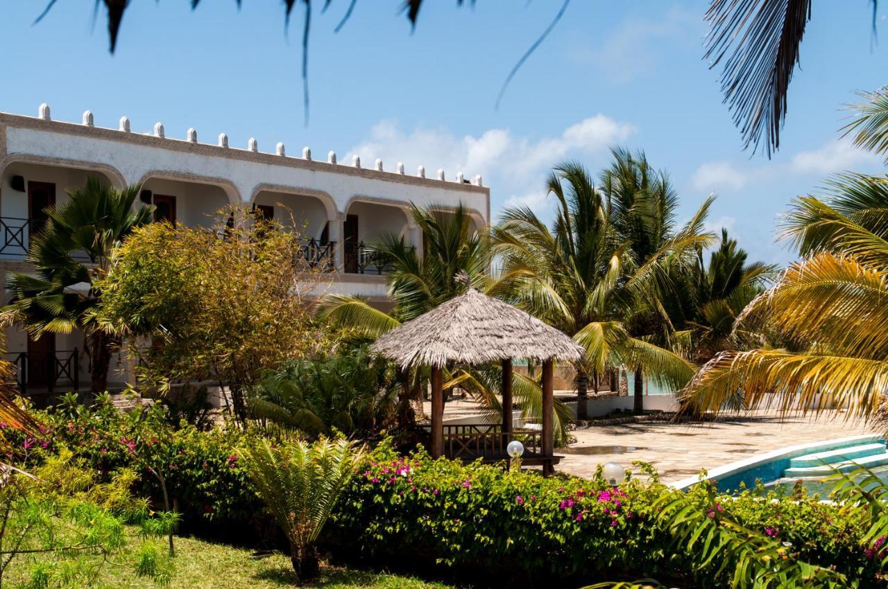 Twiga Beach Resort & Spa Watamu Exterior photo