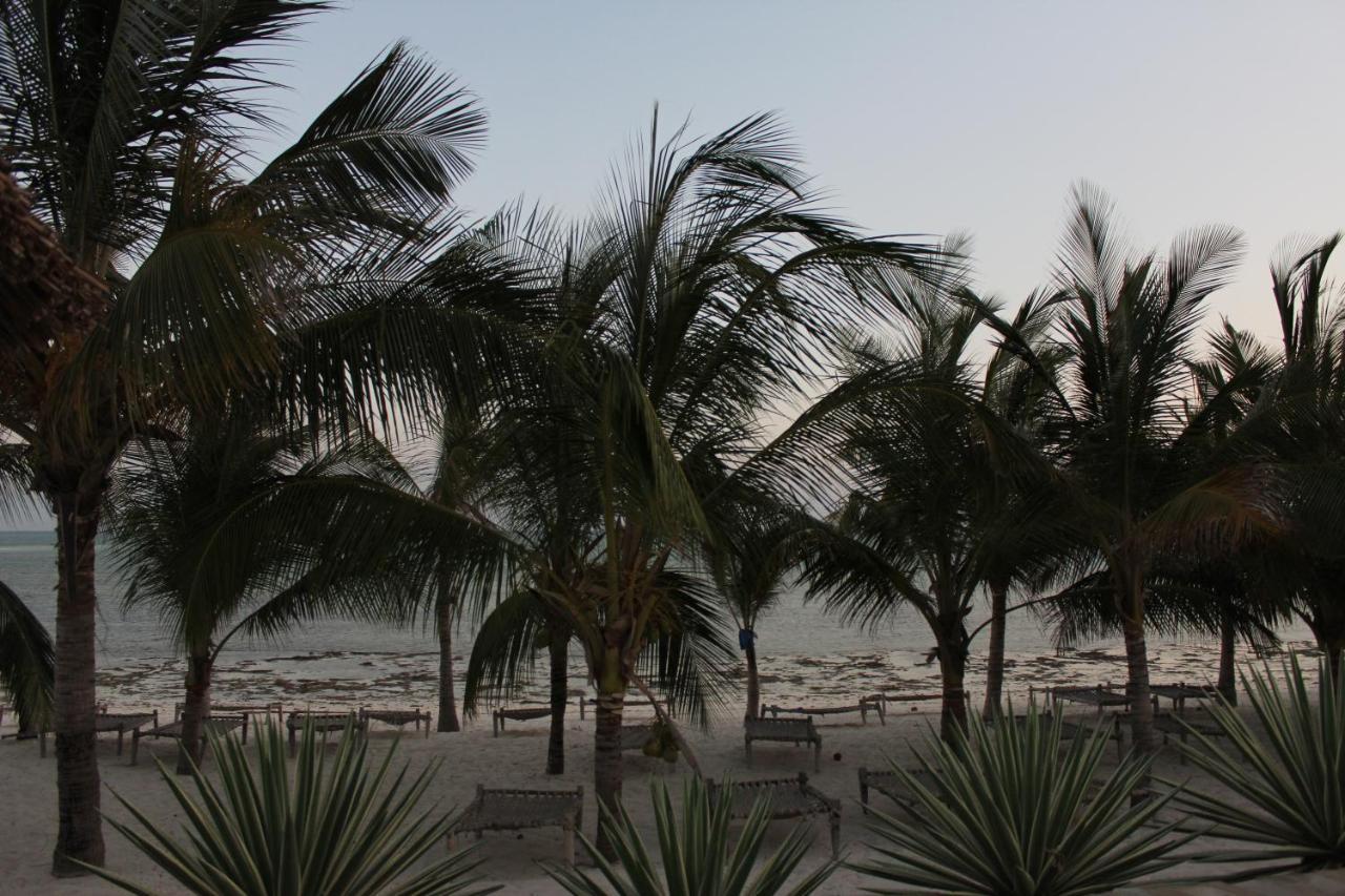 Twiga Beach Resort & Spa Watamu Exterior photo